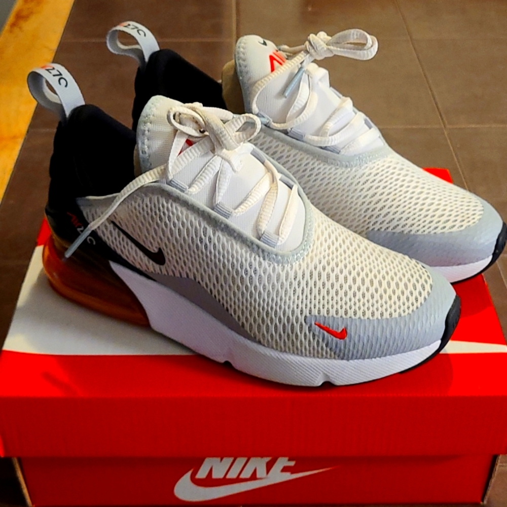 Youth Air Max 270s